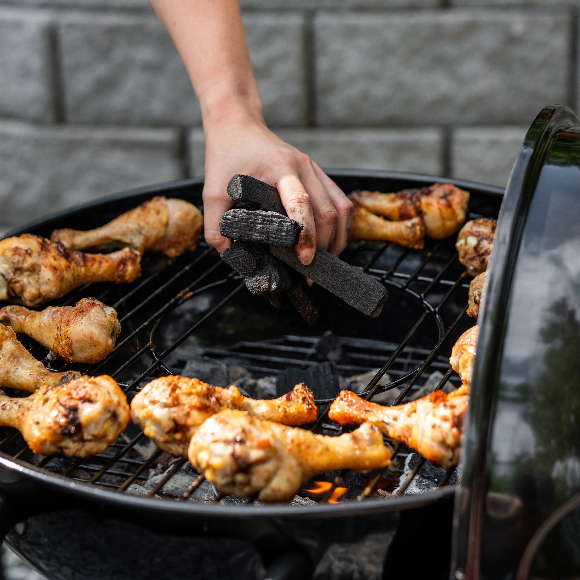 57-cm Kettle Charcoal Grill and Smoker - Chargriller International