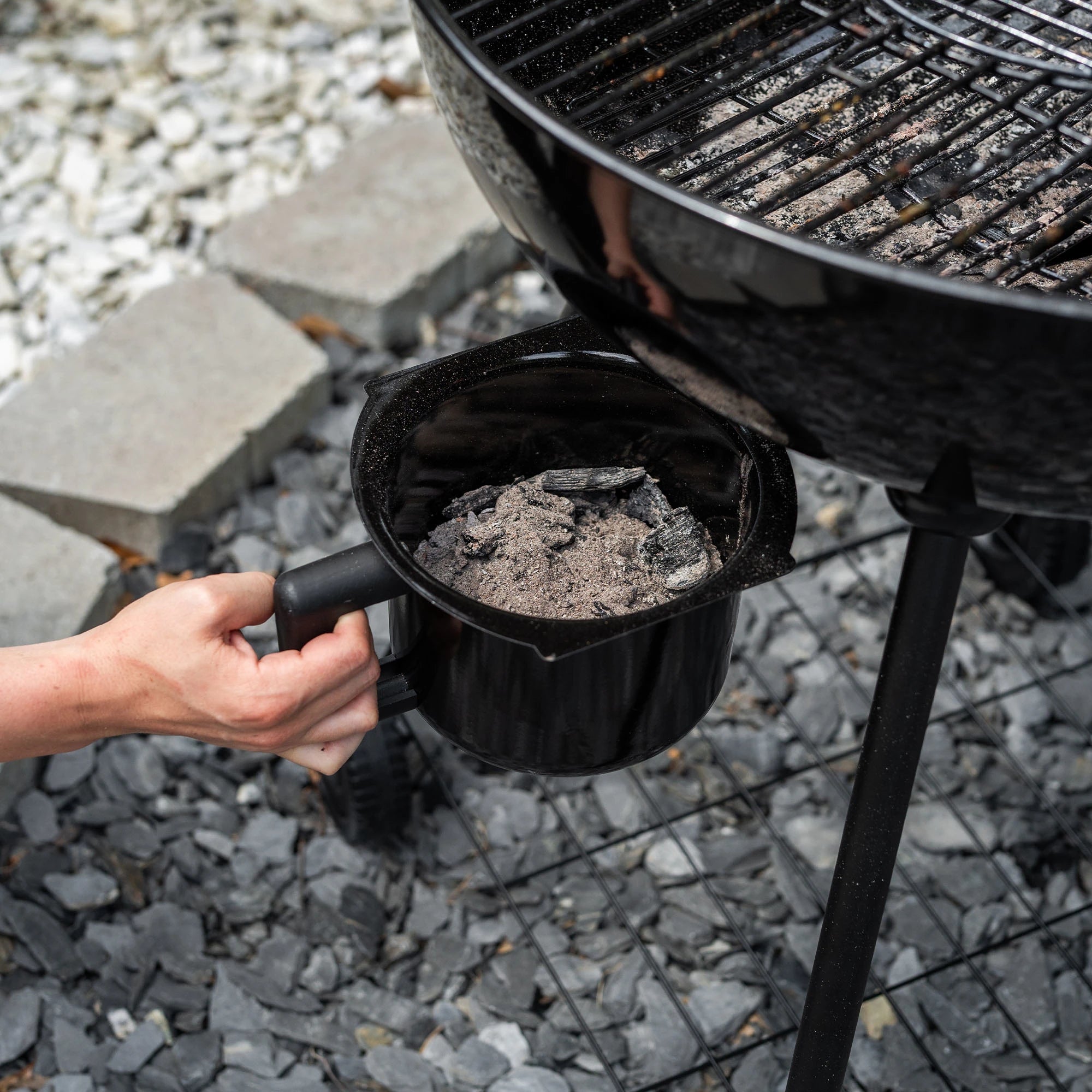 57-cm Kettle Charcoal Grill and Smoker - Chargriller International